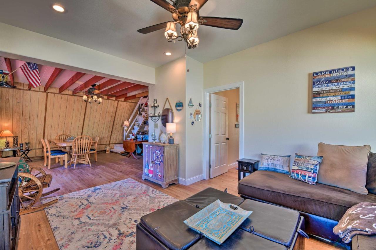 Charming Lake Creek Cabin With Pool Access And Decks Granbury Εξωτερικό φωτογραφία