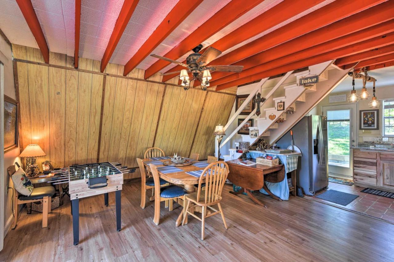 Charming Lake Creek Cabin With Pool Access And Decks Granbury Εξωτερικό φωτογραφία